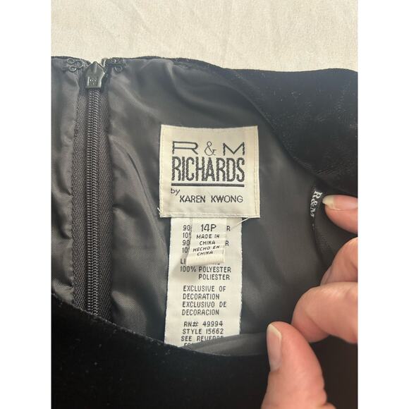 R&M Richards by Karen Wong Beaded Velvet Formal Dress Womens Size 14P Black NWT - Picture 5 of 10